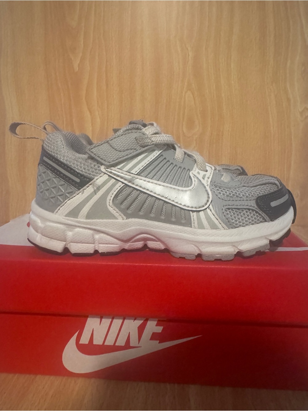 Nike Vomero 5 (PS) Kids' Grey Athletic Sneakers - Lightweight Support